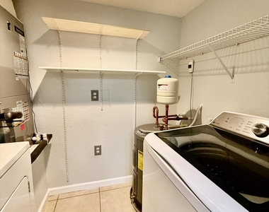 271 Sw Palm Drive - Photo Thumbnail 20