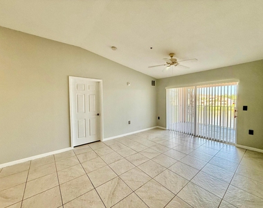 271 Sw Palm Drive - Photo Thumbnail 21