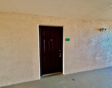271 Sw Palm Drive - Photo Thumbnail 3