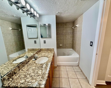 271 Sw Palm Drive - Photo Thumbnail 13