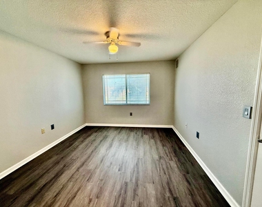 271 Sw Palm Drive - Photo Thumbnail 16