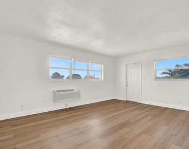 2701 Avenue E - Photo Thumbnail 9