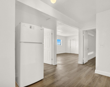 2701 Avenue E - Photo Thumbnail 1