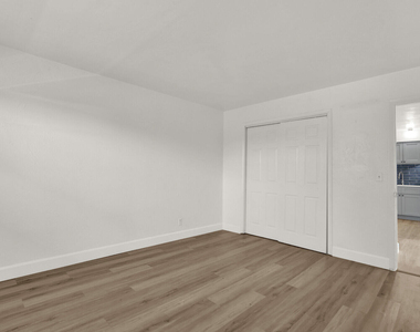 2701 Avenue E - Photo Thumbnail 14