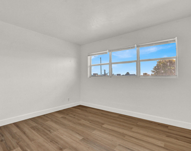 2701 Avenue E - Photo Thumbnail 10