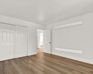 2701 Avenue E - Photo Thumbnail 15