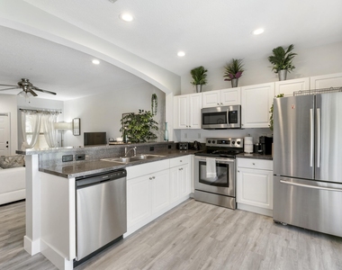1543 Westchester Avenue - Photo Thumbnail 4