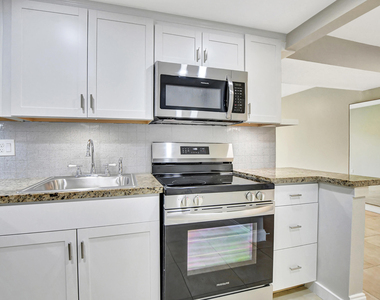 450 Nw 20th Street - Photo Thumbnail 8
