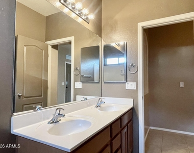 17456 W Ashley Drive - Photo Thumbnail 25
