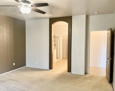 17456 W Ashley Drive - Photo Thumbnail 10