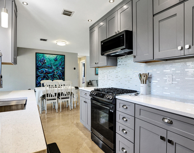 1041 Sw 32nd Street - Photo Thumbnail 23