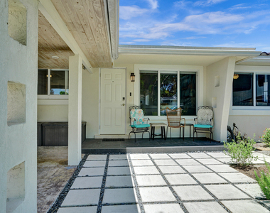 1041 Sw 32nd Street - Photo Thumbnail 1