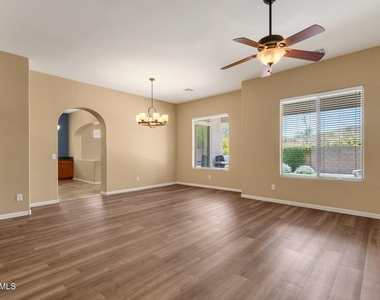 2403 E Robb Lane - Photo Thumbnail 6