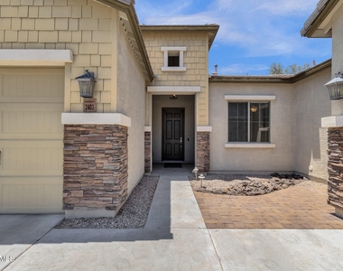 2403 E Robb Lane - Photo Thumbnail 2