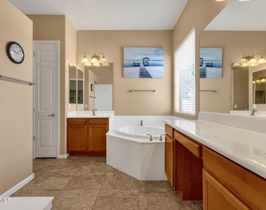 2403 E Robb Lane - Photo Thumbnail 20