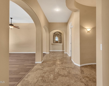 2403 E Robb Lane - Photo Thumbnail 4
