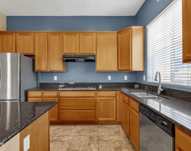 2403 E Robb Lane - Photo Thumbnail 10