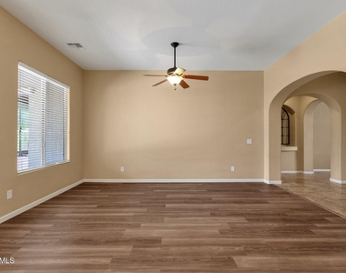 2403 E Robb Lane - Photo Thumbnail 7
