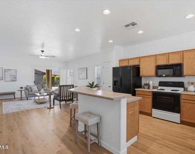 3771 E Thunderheart Trail - Photo Thumbnail 6