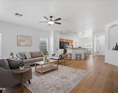 3771 E Thunderheart Trail - Photo Thumbnail 7