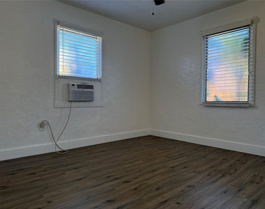 1739 Moffett Street - Photo Thumbnail 7