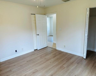 3421 Helena Drive - Photo Thumbnail 20