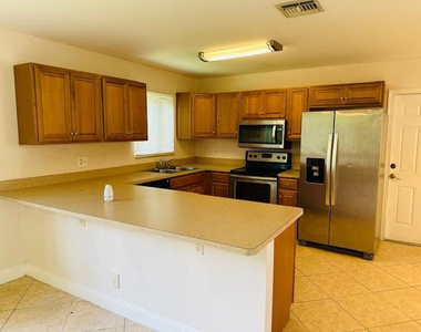 3421 Helena Drive - Photo Thumbnail 12