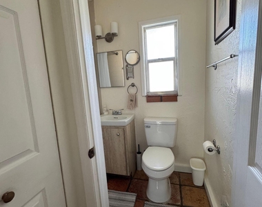 256 E 24th Street - Photo Thumbnail 9