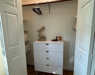 256 E 24th Street - Photo Thumbnail 2