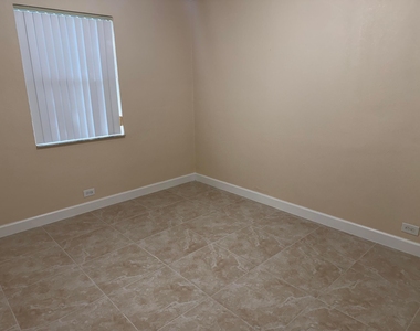 926 14th Street - Photo Thumbnail 10