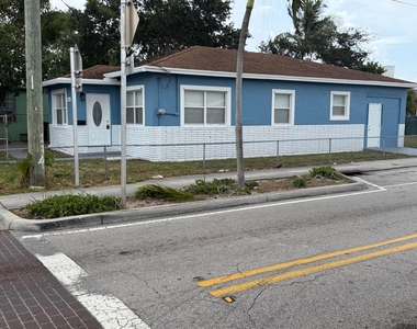 926 14th Street - Photo Thumbnail 1