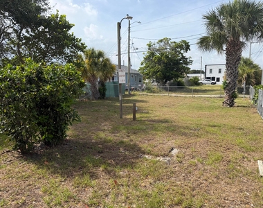 926 14th Street - Photo Thumbnail 18
