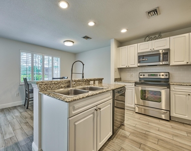 6725 Old Farm Trail - Photo Thumbnail 9