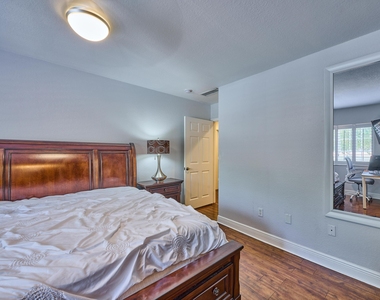 6725 Old Farm Trail - Photo Thumbnail 23