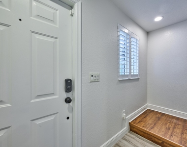 6725 Old Farm Trail - Photo Thumbnail 4