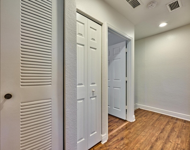 6725 Old Farm Trail - Photo Thumbnail 32