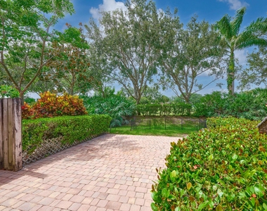 6725 Old Farm Trail - Photo Thumbnail 18