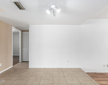 4404 S Mcallister Avenue - Photo Thumbnail 7