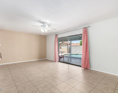 4404 S Mcallister Avenue - Photo Thumbnail 8