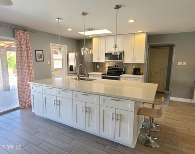 4404 S Rita Lane - Photo Thumbnail 8