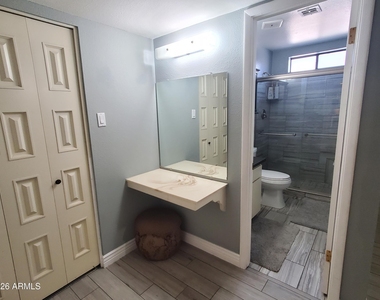 4404 S Rita Lane - Photo Thumbnail 14