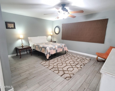 4404 S Rita Lane - Photo Thumbnail 12