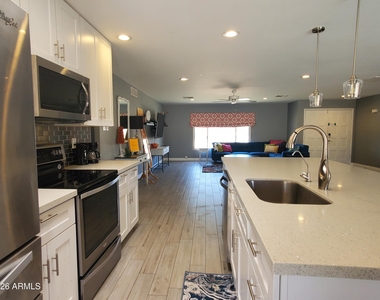 4404 S Rita Lane - Photo Thumbnail 9