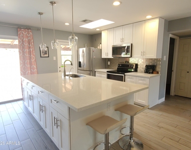 4404 S Rita Lane - Photo Thumbnail 5