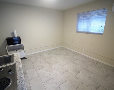 4440 Bougainvilla Drive - Photo Thumbnail 10