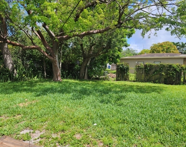275 Nw 187th Street - Photo Thumbnail 6