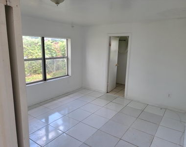 275 Nw 187th Street - Photo Thumbnail 7