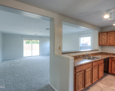 27976 N Gold Lane - Photo Thumbnail 7