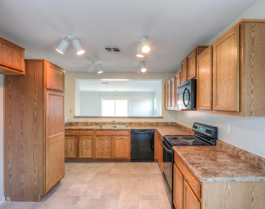 27976 N Gold Lane - Photo Thumbnail 10