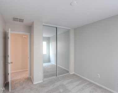 27976 N Gold Lane - Photo Thumbnail 24